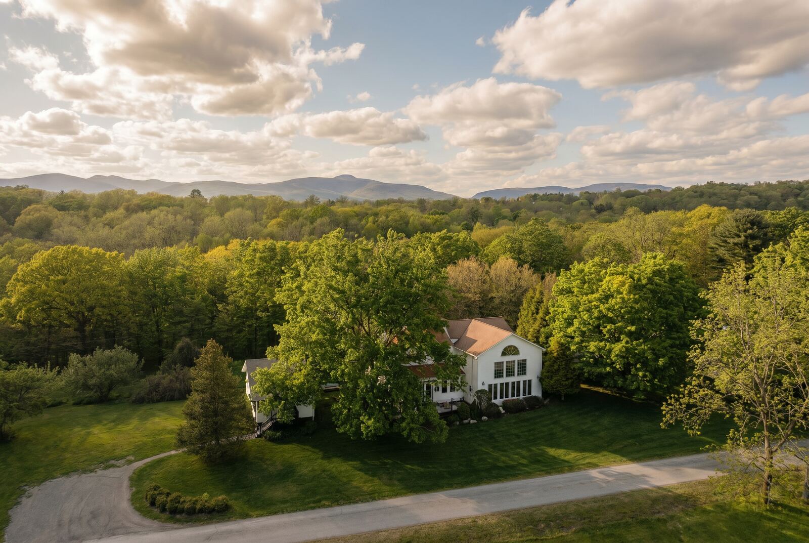 262-270 Patterson Lane, Saugerties — editorial frame