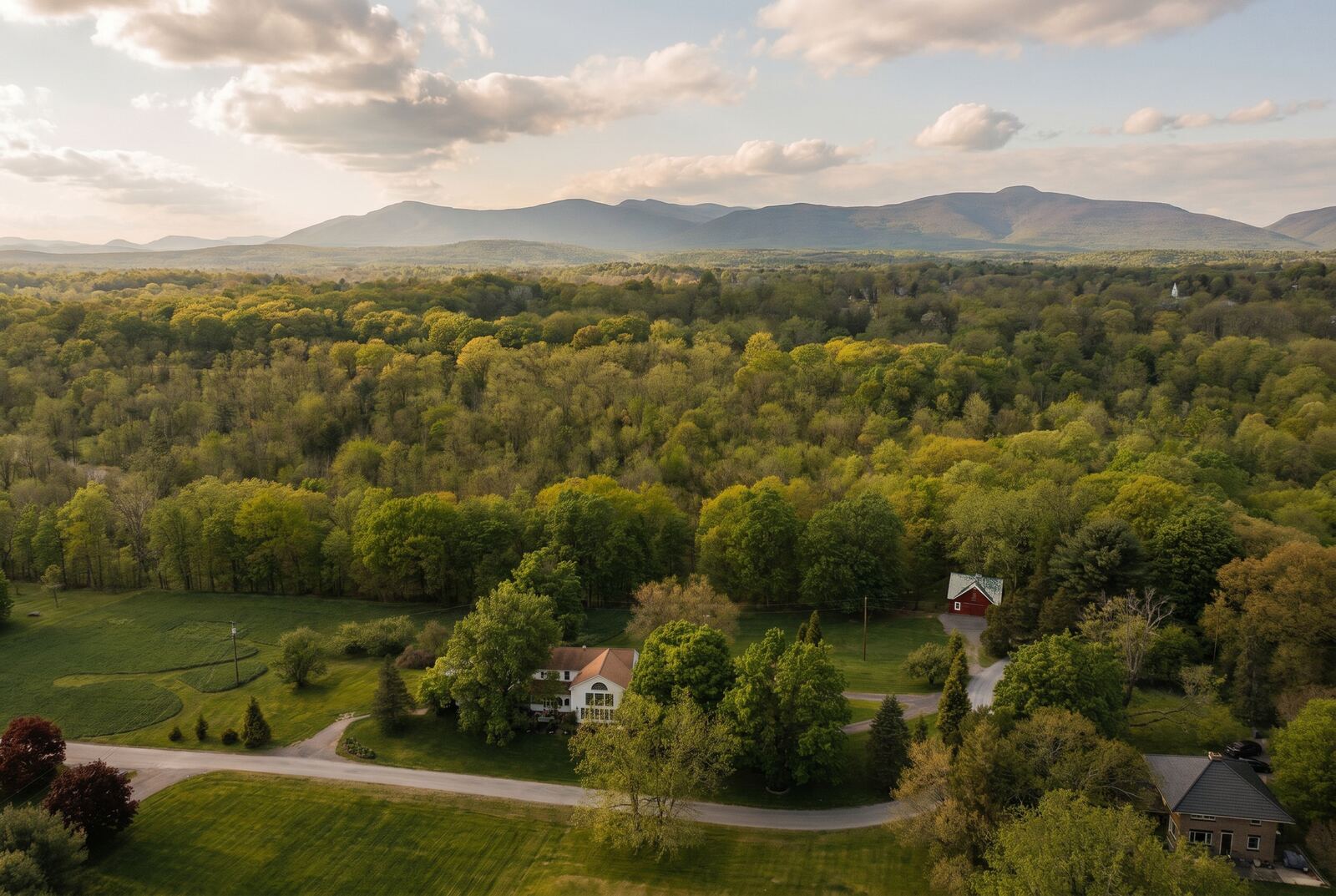 262-270 Patterson Lane, Saugerties — editorial frame