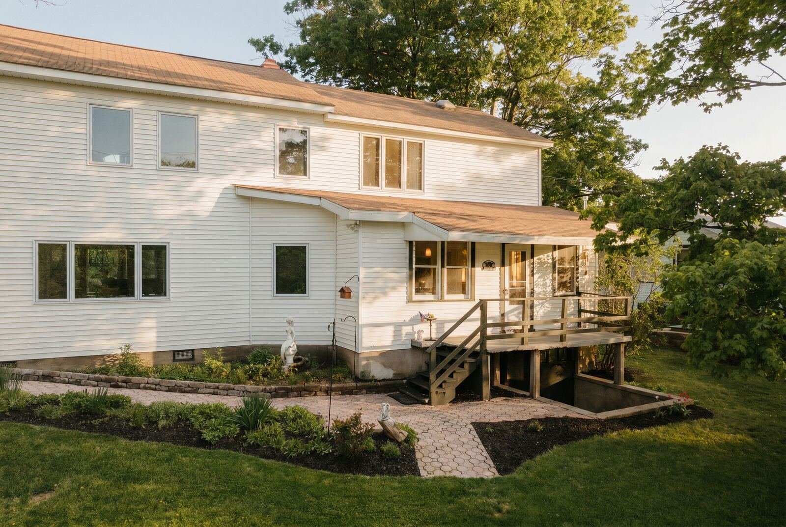 262-270 Patterson Lane, Saugerties — editorial frame
