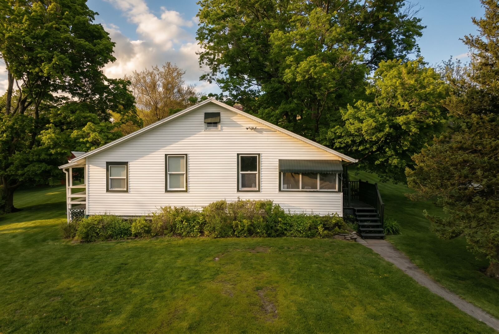 262-270 Patterson Lane, Saugerties — editorial frame